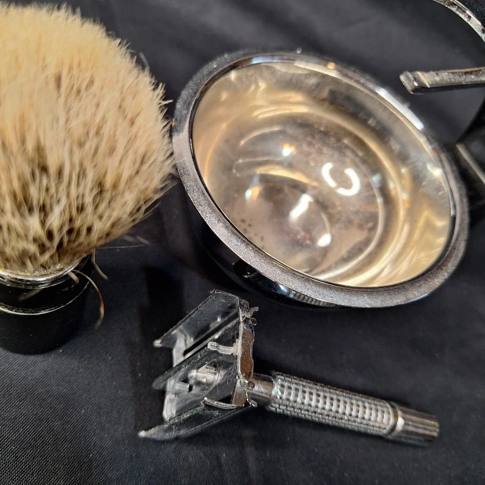 Calvin Klein Vintage Shaving Set Safety Razor Brush Bowl and Stand 4 Piece Kit